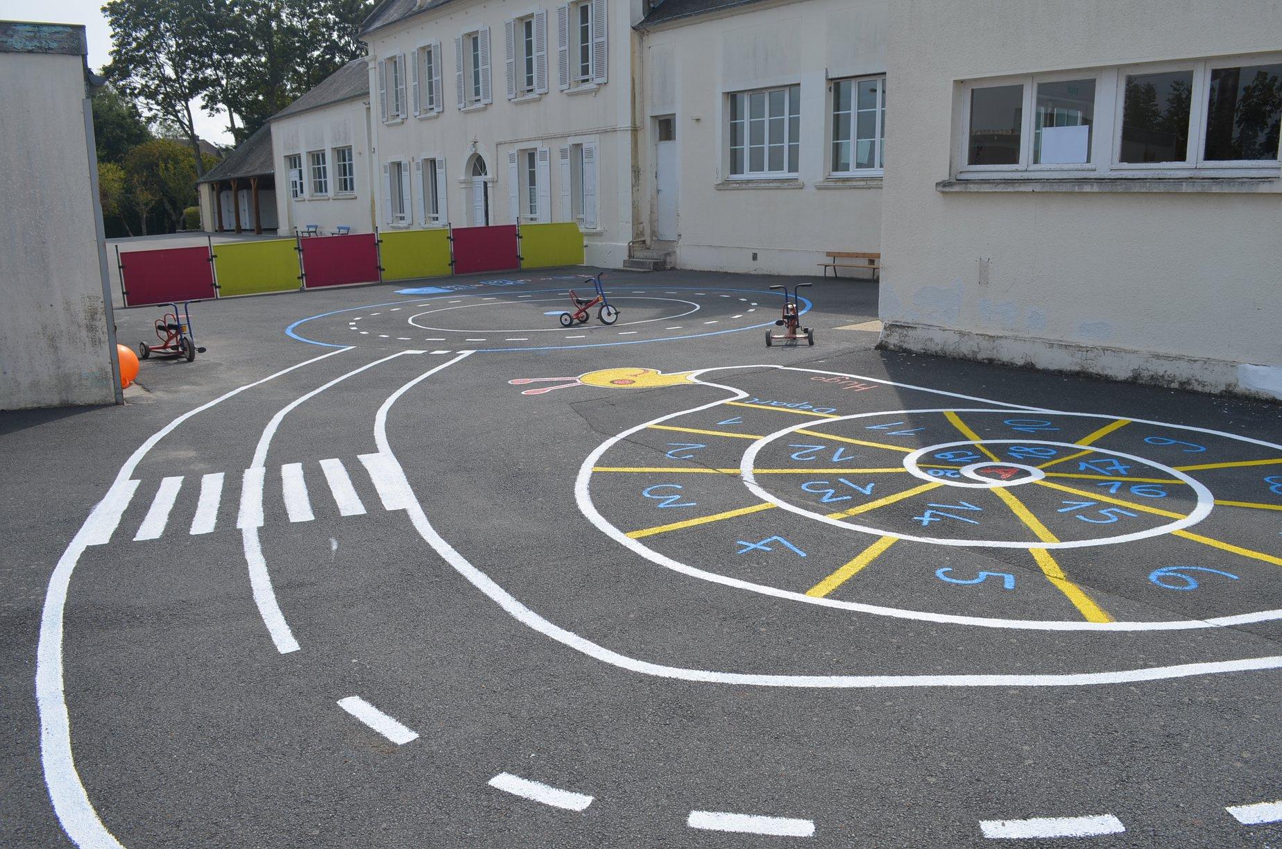 Cour maternelle